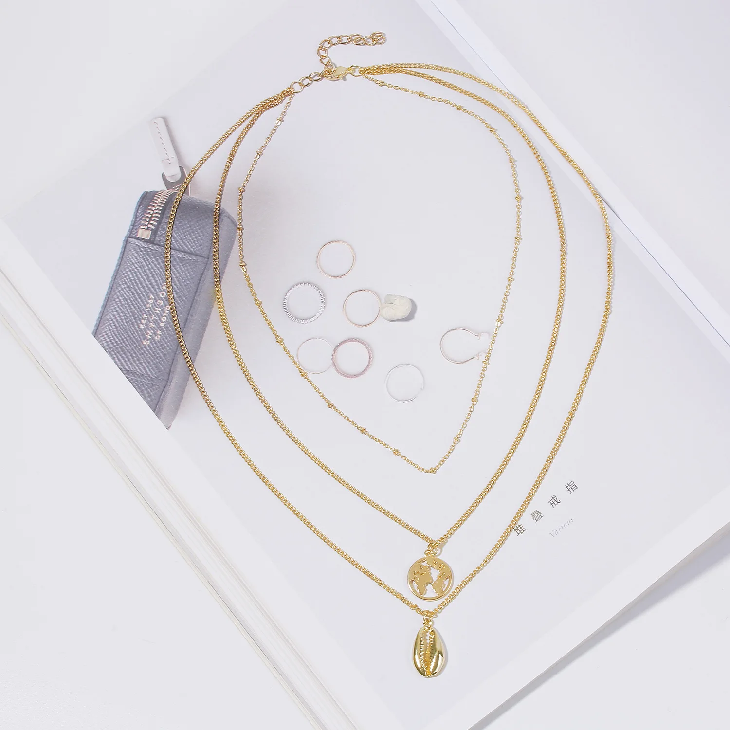 European and American Jewelry Shell Creative Pendant Necklace Exaggerated Simple Short Love Choker Wholesale
European and American Jewelry Shell Creative Pendant Necklace Exaggerated Simple Short Love Choker Wholesale