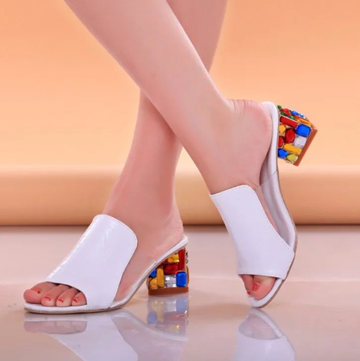 2020 summer new large-size water drill sandals latest women's slippers, White, black, color
2020 summer new large-size water drill sandals latest women's slippers, White, black, color