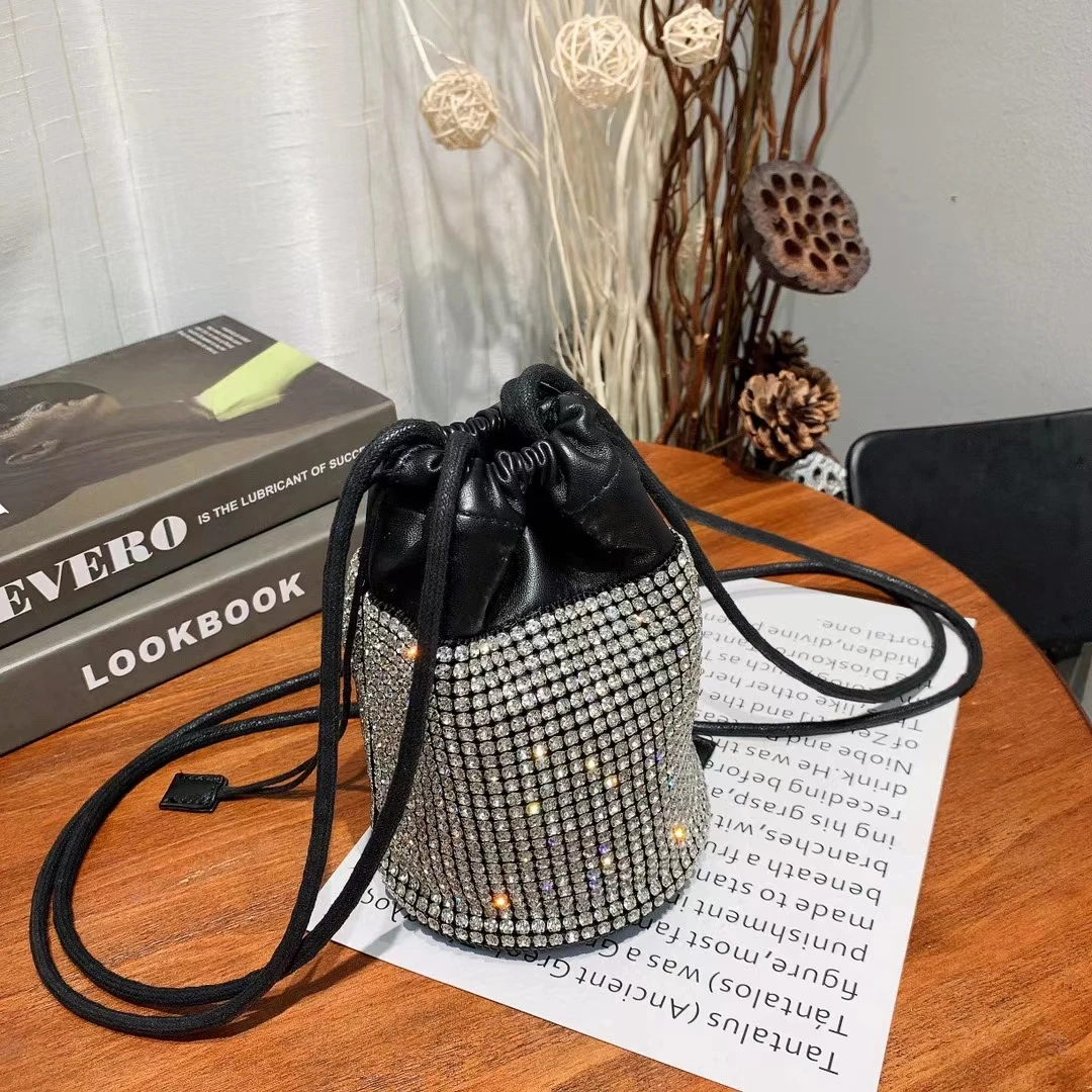 810#Luxury Fashion New Full Rhinestone bucket Bag Women Purse Bling Bling bag Evening Party Diamonds Handbag Crossbody
810#Luxury Fashion New Full Rhinestone bucket Bag Women Purse Bling Bling bag Evening Party Diamonds Handbag Crossbody