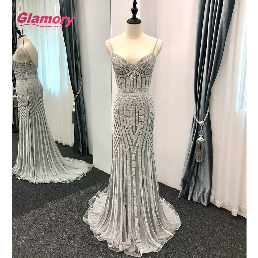 Silver Luxury Shiny Rhinestone Dresses Sexy Bodycon Spaghetti Strap Prom Women Trumpet Mermaid Evening Dress
Silver Luxury Shiny Rhinestone Dresses Sexy Bodycon Spaghetti Strap Prom Women Trumpet Mermaid Evening Dress