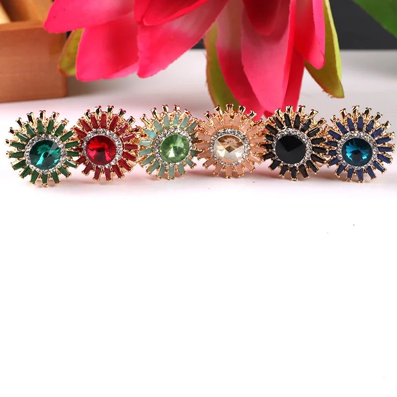 2021 Sailing Jewelry Muslim Brooch Hijab Scarf Pins New Light Weight Crystal Flower Magnetic Brooch Pins with 2 Powerful Magnets
2021 Sailing Jewelry Muslim Brooch Hijab Scarf Pins New Light Weight Crystal Flower Magnetic Brooch Pins with 2 Powerful Magnets