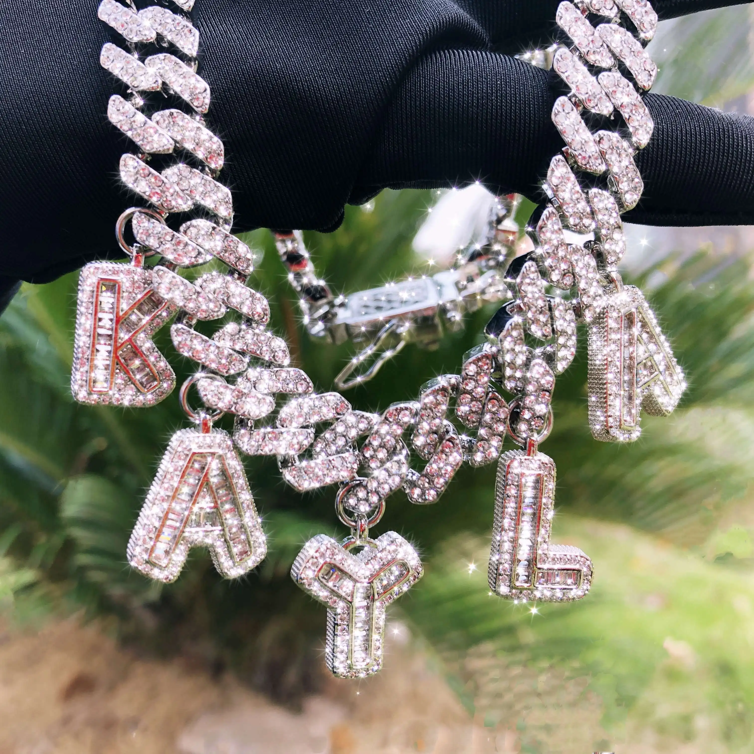 2021 New Fashion HOT SELLING Iced Out BAGUETTE CUSTOM LETTER CHARM NECKLACE BRACELET CUBAN Chain Custom Name Necklace, Picture
2021 New Fashion HOT SELLING Iced Out BAGUETTE CUSTOM LETTER CHARM NECKLACE BRACELET CUBAN Chain Custom Name Necklace, Picture
