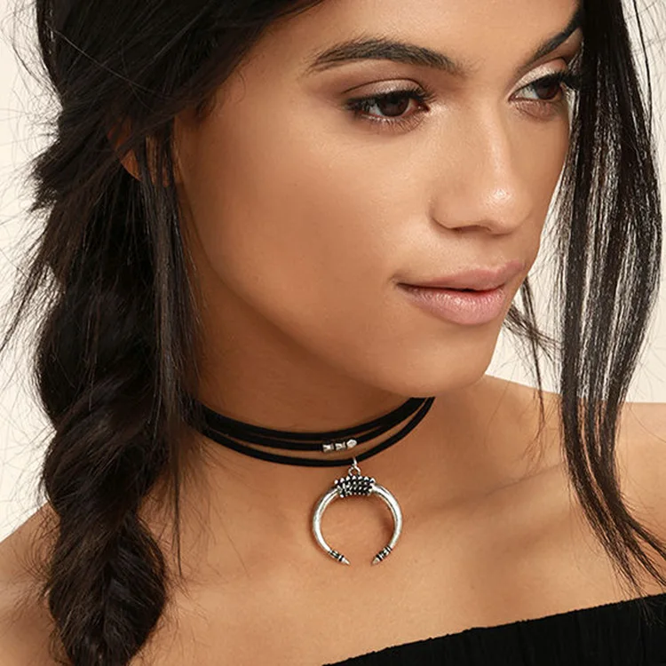 Multi-layer Moon Choker Necklace with Black Velvet Leather Ribbon Band Half Moon Horn Silver Charm Metal Pendant
Multi-layer Moon Choker Necklace with Black Velvet Leather Ribbon Band Half Moon Horn Silver Charm Metal Pendant