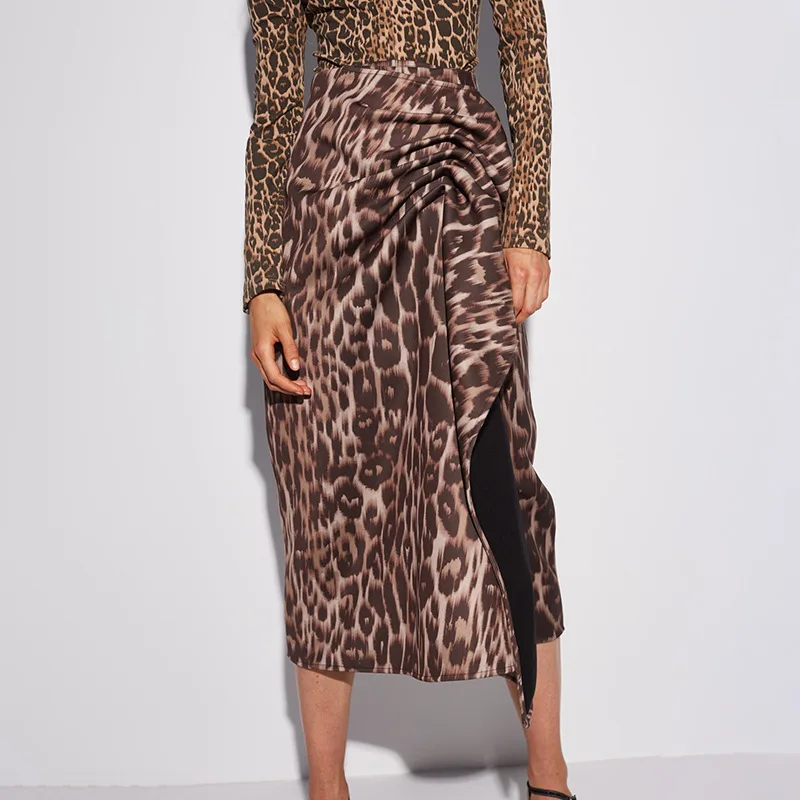 Hotsale special design 2020 spring new temperament famous ladies leopard print pleated irregular skirt
Hotsale special design 2020 spring new temperament famous ladies leopard print pleated irregular skirt