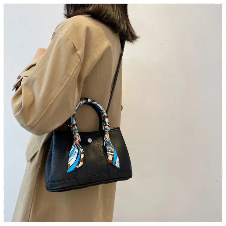EB-20022249 New Arrival Winter Retro Casual Fashion Large Capacity Bags Tote Bags, White,khaki,blue,black,coffee,brown,orange
EB-20022249 New Arrival Winter Retro Casual Fashion Large Capacity Bags Tote Bags, White,khaki,blue,black,coffee,brown,orange