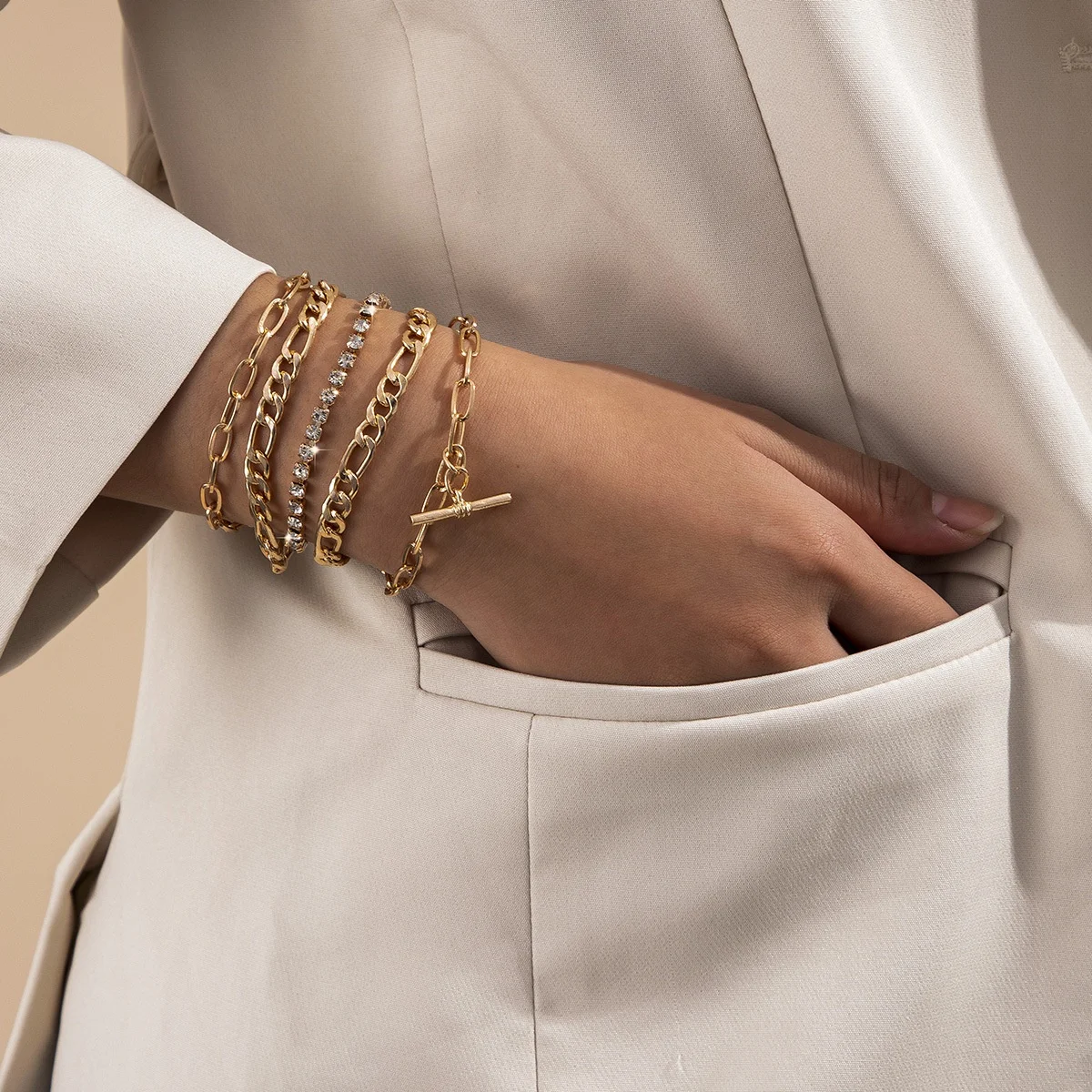 5PCS/set Chain Bracelets Women Shiny Rhinestone Snake Cuban Chain Bracelet Sets Jewelry, Customized color
5PCS/set Chain Bracelets Women Shiny Rhinestone Snake Cuban Chain Bracelet Sets Jewelry, Customized color