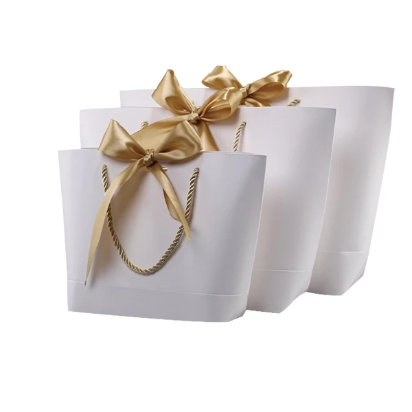 Best Quality Luxury Bag Shopping Paper Bag Fashion Paper Bag with Handle, Customized color
Best Quality Luxury Bag Shopping Paper Bag Fashion Paper Bag with Handle, Customized color