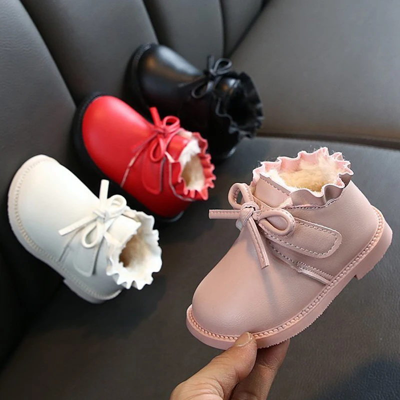 Girls' Autumn and Winter New Plush Warm Shoes Baby Boots Soft Soled Walking Shoes Children's Cotton Shoes
Girls' Autumn and Winter New Plush Warm Shoes Baby Boots Soft Soled Walking Shoes Children's Cotton Shoes