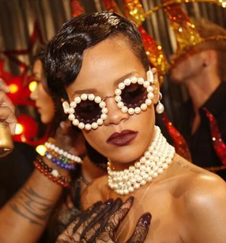 High Quality Retro Round Shades Pearl Sunglasses Women Luxury Designer Sunglasses For Lady, As pictures or customized color
High Quality Retro Round Shades Pearl Sunglasses Women Luxury Designer Sunglasses For Lady, As pictures or customized color