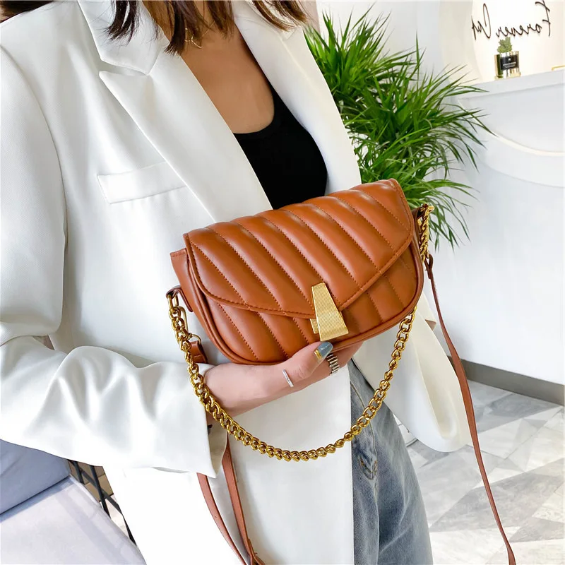New Luxury Saddle crossboby bag Metal Chain Shoulder Bag Women Designer Small Round Coin Purse Handbag, 3 colors
New Luxury Saddle crossboby bag Metal Chain Shoulder Bag Women Designer Small Round Coin Purse Handbag, 3 colors