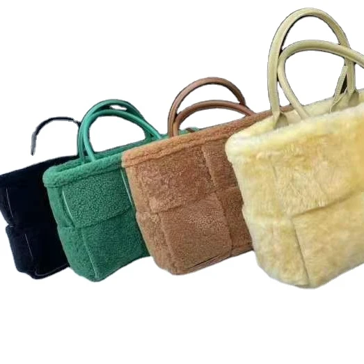 Wholesales Winter customized logo fashion purses and handbags wholesale Hand Knitted wool lady handbags for woman, Multi colors
Wholesales Winter customized logo fashion purses and handbags wholesale Hand Knitted wool lady handbags for woman, Multi colors