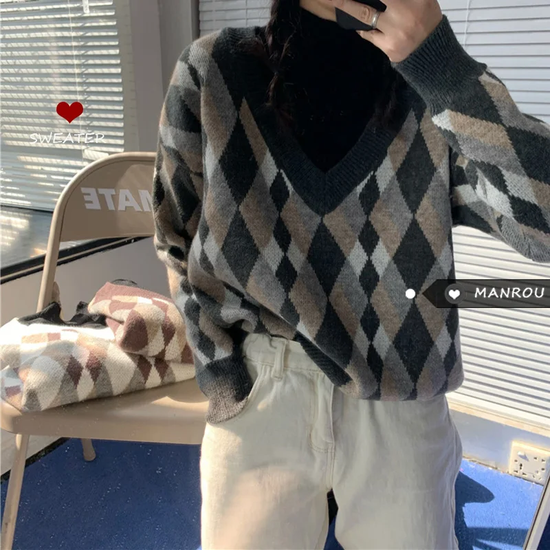 2020 autumn new Korean half-length high-neck fake two-piece sweater V-neck pullover sweater women loose outer wear, Picture color
2020 autumn new Korean half-length high-neck fake two-piece sweater V-neck pullover sweater women loose outer wear, Picture color