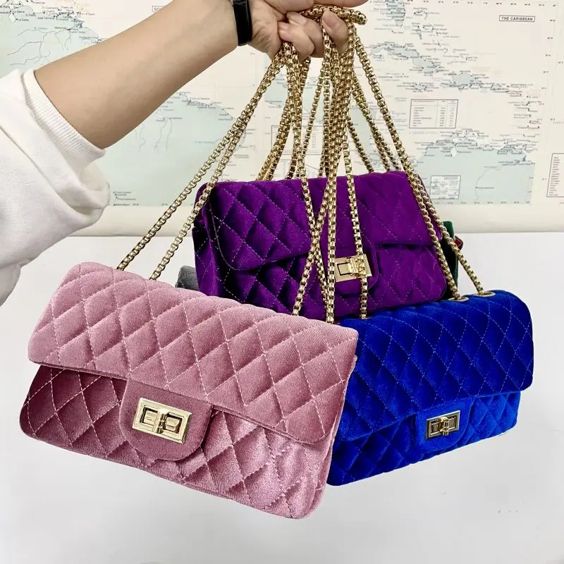 Hot sale small size winter christmas trendy chain girls bag women handbags velvet quilted purse bag handbag for women
Hot sale small size winter christmas trendy chain girls bag women handbags velvet quilted purse bag handbag for women