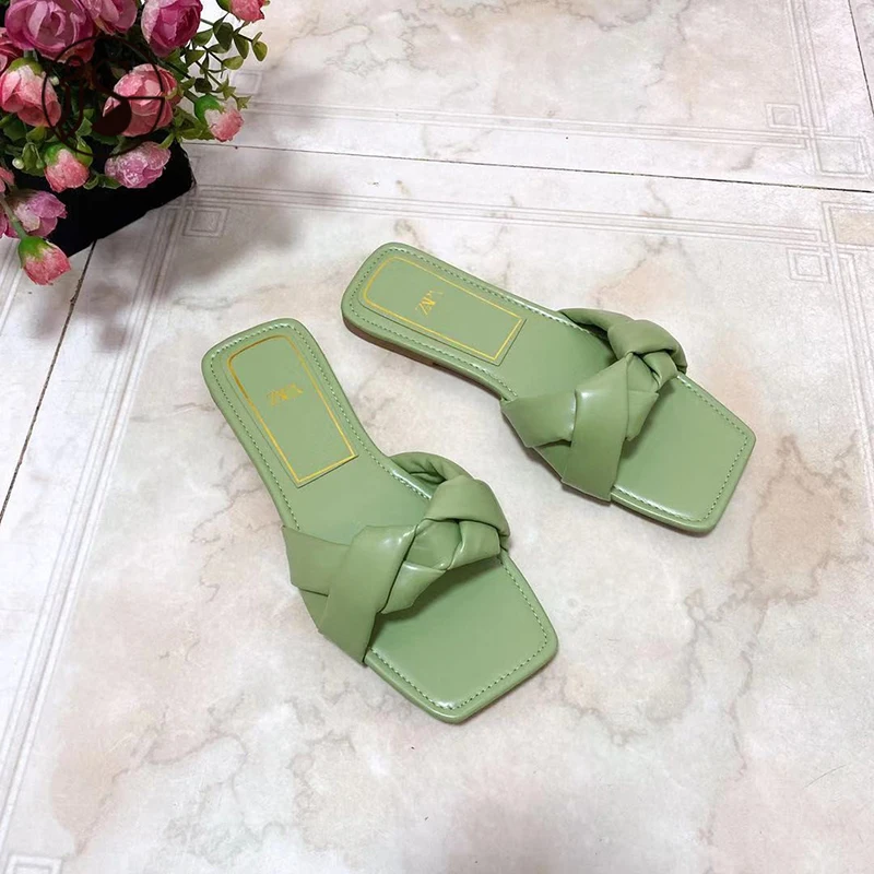 Hot summer 2021 outerwear braided decorative ladies sandals flat square slippers
Hot summer 2021 outerwear braided decorative ladies sandals flat square slippers