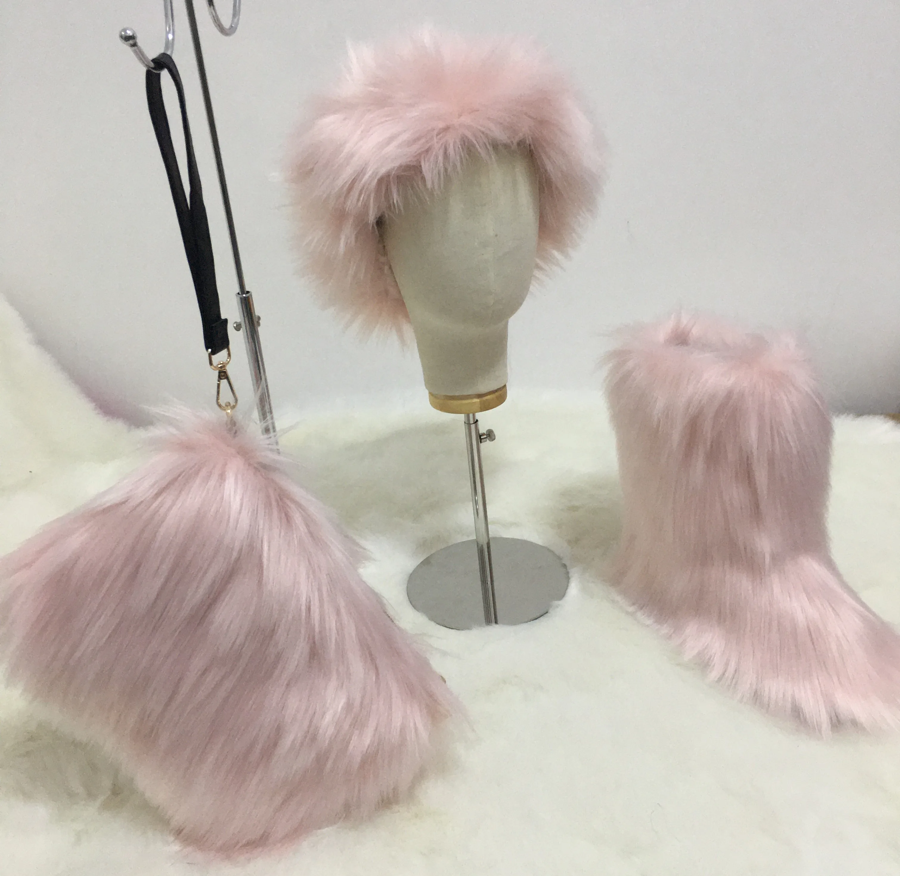 Fur Boot And Headband Bag Furry Snow Boots Women Winter Shoes 2019 New Faux Fox Fur Winter Shoes Female Winter Snow Boots
Fur Boot And Headband Bag Furry Snow Boots Women Winter Shoes 2019 New Faux Fox Fur Winter Shoes Female Winter Snow Boots