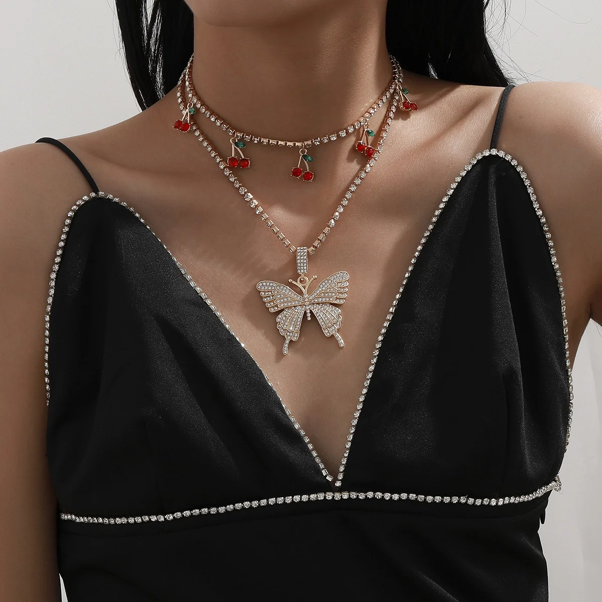 2Pcs/Set Iced Out Rhinestone Chain Choker Necklace Fashion Big Butterfly Cherry Pendant Necklace For Women Jewelry, Picture shows
2Pcs/Set Iced Out Rhinestone Chain Choker Necklace Fashion Big Butterfly Cherry Pendant Necklace For Women Jewelry, Picture shows