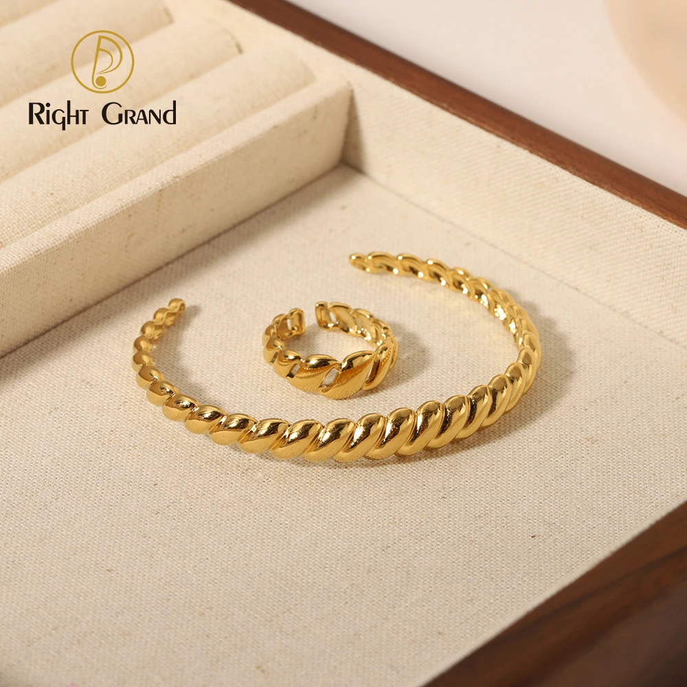Wholesale INS fashion new stainless steel bracelet ring set 18K gold twist pattern metallic hand jewelry
Wholesale INS fashion new stainless steel bracelet ring set 18K gold twist pattern metallic hand jewelry