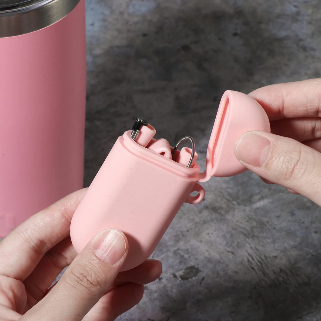 Wholesale Reusable Silicone Collapsible Drinking Straw Travel Case With Brush Set, Customized
Wholesale Reusable Silicone Collapsible Drinking Straw Travel Case With Brush Set, Customized