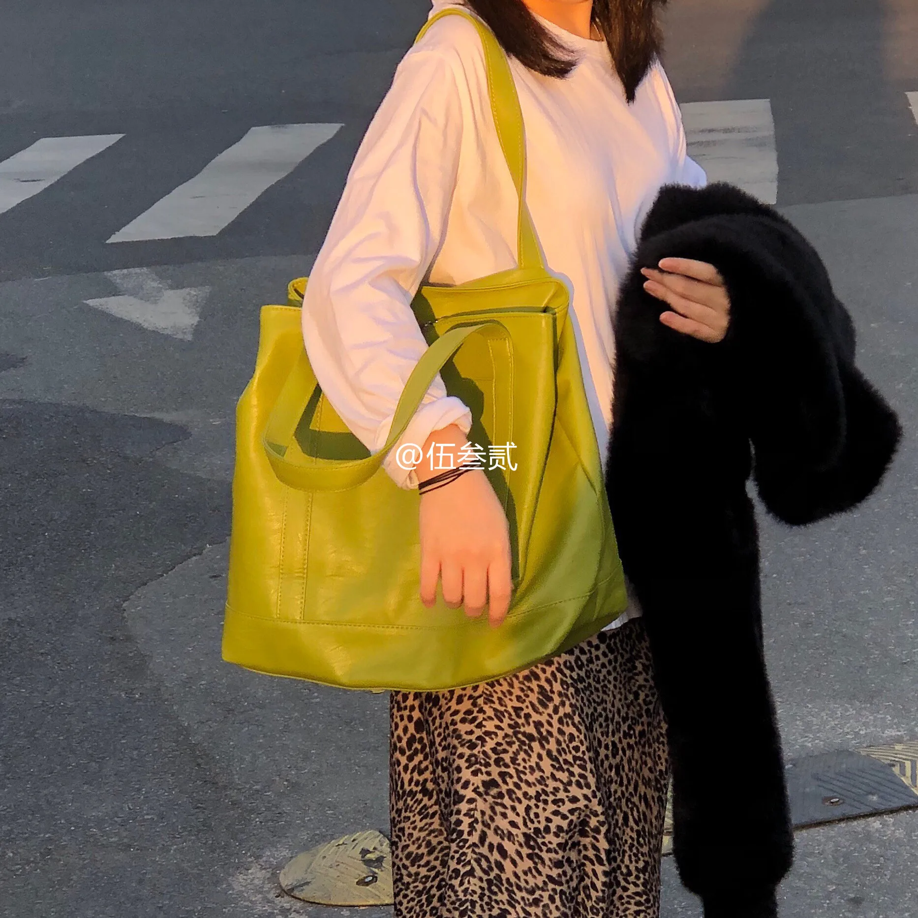2021 Luxury Solid Color Large Capacity Women Tote Bag Woman Shoulder Handbag Leather Ladies Hand Bags, Customizable
2021 Luxury Solid Color Large Capacity Women Tote Bag Woman Shoulder Handbag Leather Ladies Hand Bags, Customizable