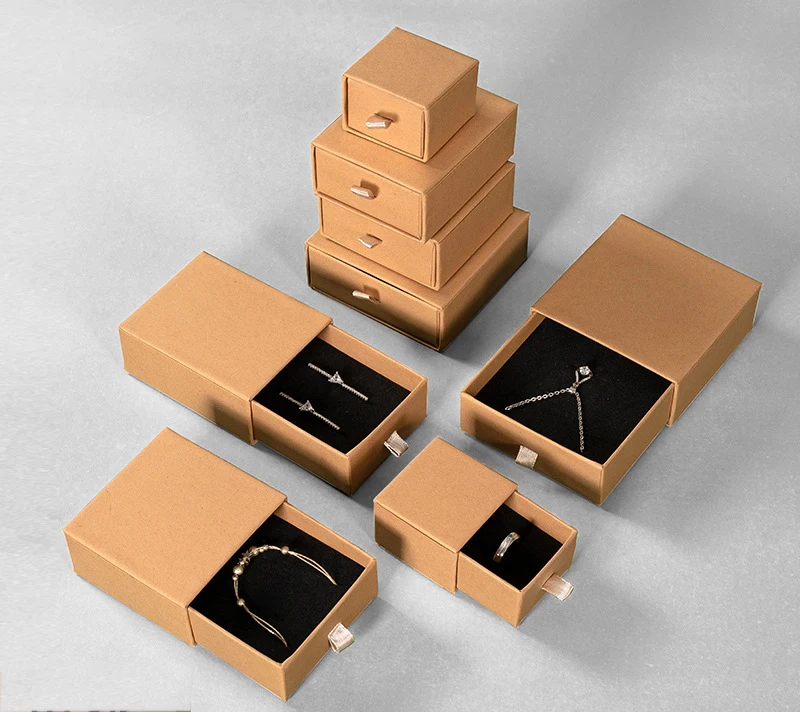 Vintage Kraft Paper Jewelry Storage Box Luxury Modern Jewelry Gift Box Packaging Custom Logo
Vintage Kraft Paper Jewelry Storage Box Luxury Modern Jewelry Gift Box Packaging Custom Logo