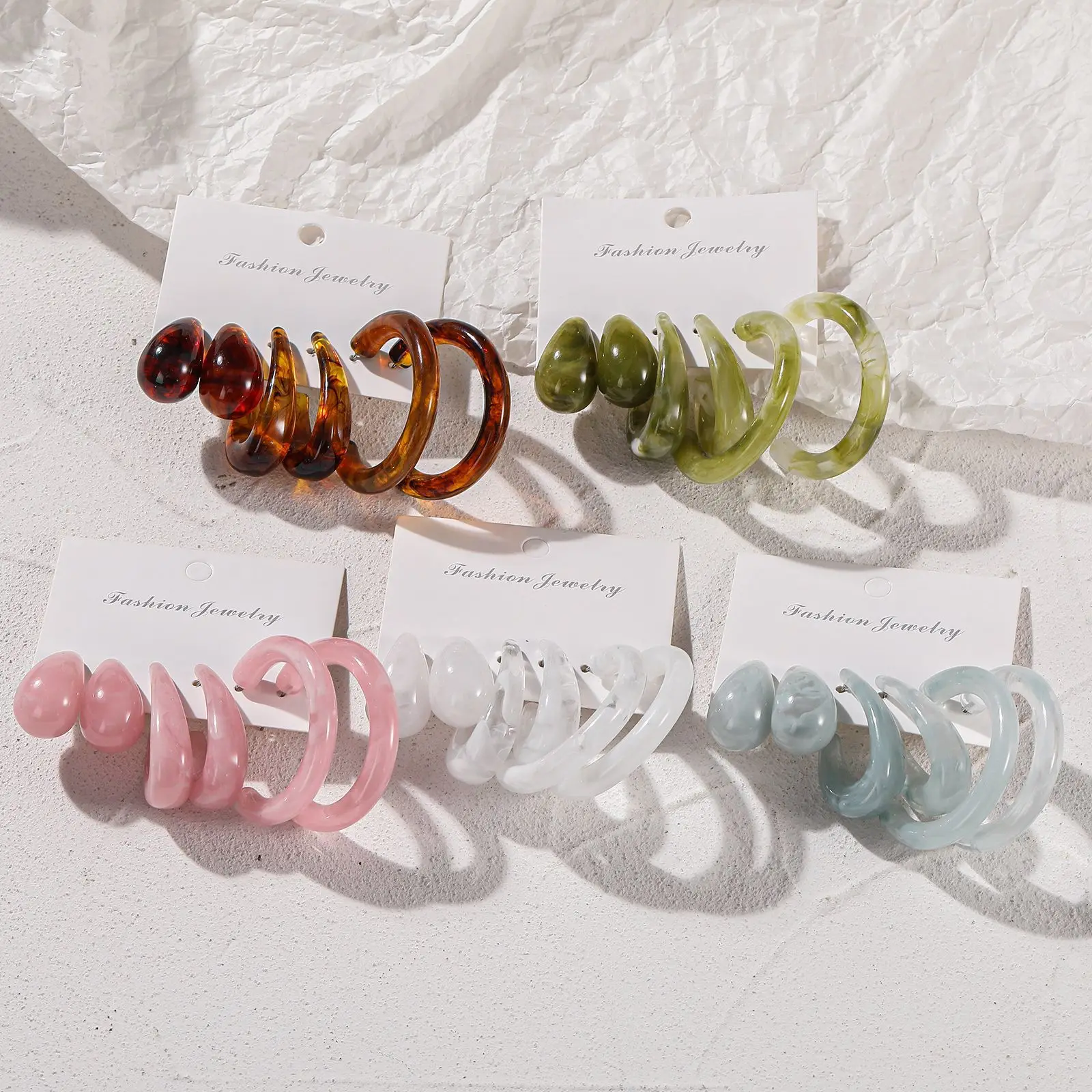 2021 Autumn Newest 3Pcs/Set Transparent C Shaped Earrings Vintage Colorful Clear Acrylic Hoop Earrings Jewelry Set
2021 Autumn Newest 3Pcs/Set Transparent C Shaped Earrings Vintage Colorful Clear Acrylic Hoop Earrings Jewelry Set