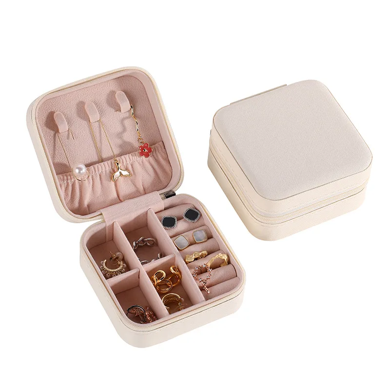QSKY Hot sale women girls earrings ear stud box organizer portable jewelry storage case pu leather small travel jewelry boxes
QSKY Hot sale women girls earrings ear stud box organizer portable jewelry storage case pu leather small travel jewelry boxes