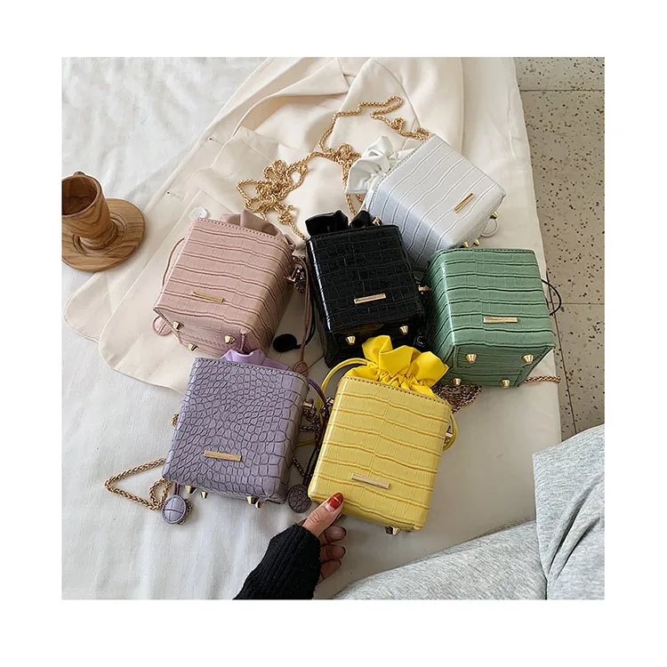 Alligator Retro Drawstring Shoulder Bag Luxury Chains Flap Crossbody Bags 2020 Vintage Mini Handle Purse Girl Trendy Messenger, Customized color
Alligator Retro Drawstring Shoulder Bag Luxury Chains Flap Crossbody Bags 2020 Vintage Mini Handle Purse Girl Trendy Messenger, Customized color