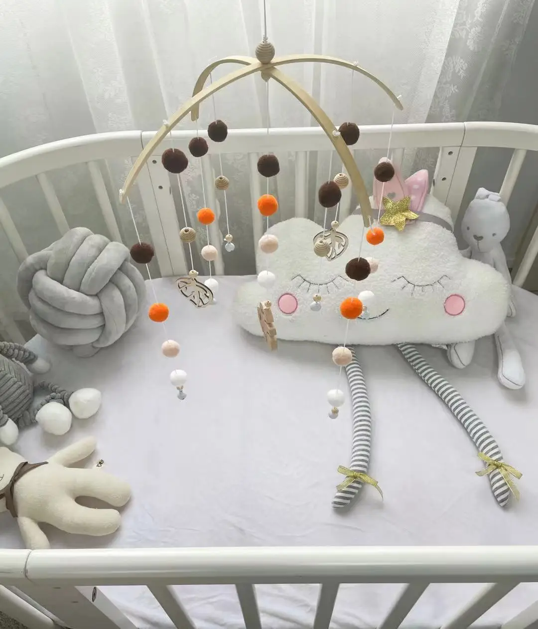 Nordic hairball wind bed bell children's room decoration model room crib bell wall photography Pendant baby room Decoration
Nordic hairball wind bed bell children's room decoration model room crib bell wall photography Pendant baby room Decoration