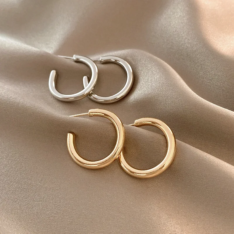 Simple Fashion Design 18k Gold Plated Big C Hoop Earrings S925 Needle Round Circle Stud Earrings For Girl Fashion Jewelry
Simple Fashion Design 18k Gold Plated Big C Hoop Earrings S925 Needle Round Circle Stud Earrings For Girl Fashion Jewelry