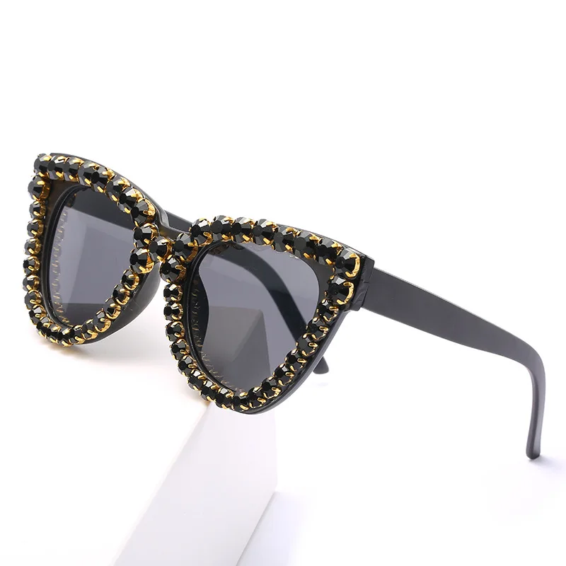 Trendy Ladies Black Square Frame Eyewear Sunglasses Women Luxury Crystal Diamond Rhinestone Sun Glasses (SK1260), As picture
Trendy Ladies Black Square Frame Eyewear Sunglasses Women Luxury Crystal Diamond Rhinestone Sun Glasses (SK1260), As picture