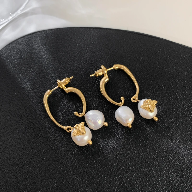 Vershal C-49 Hot Sale 18k Gold Plated Elegant Vintage Freshwater Pearl Drop Earrings For Women
Vershal C-49 Hot Sale 18k Gold Plated Elegant Vintage Freshwater Pearl Drop Earrings For Women
