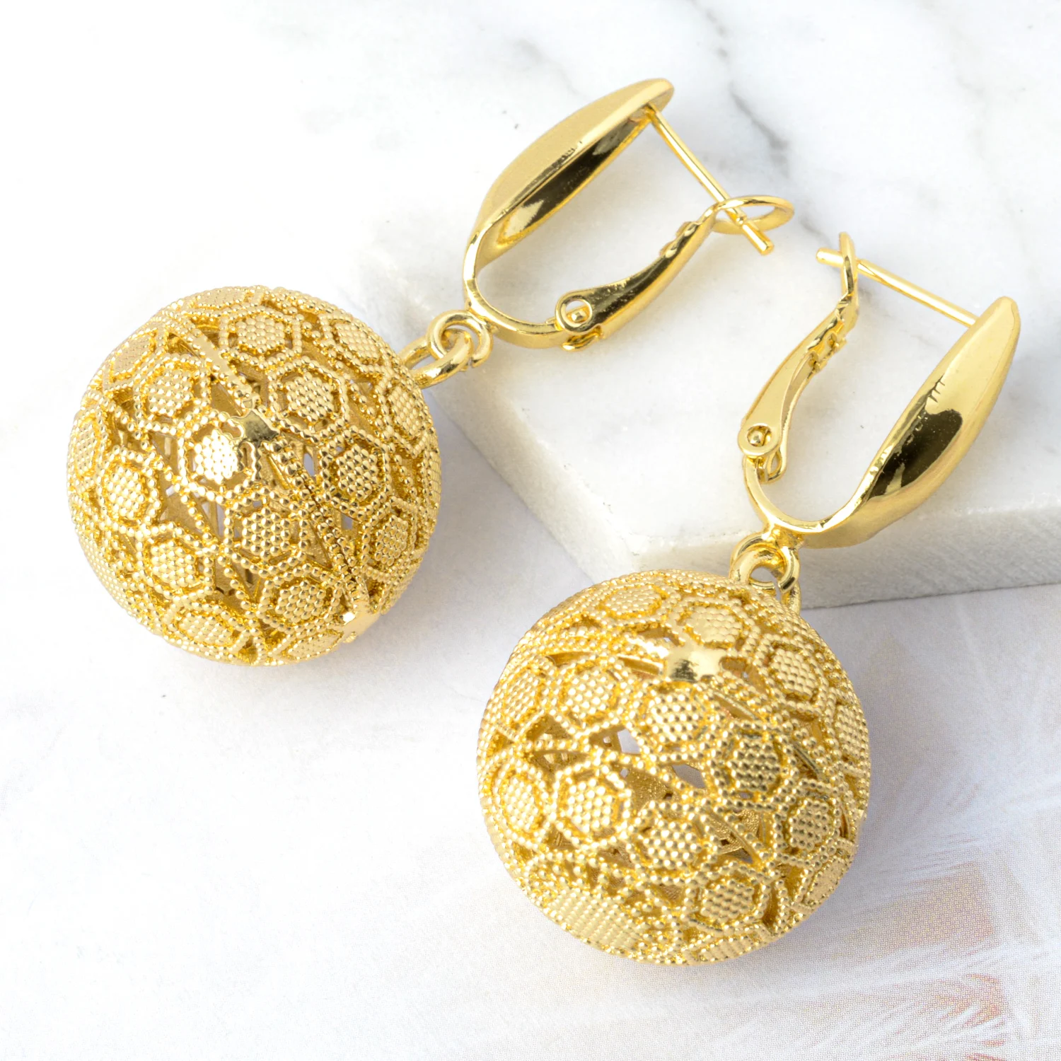 African hot sale high quality copper Women wedding party geometric gold plated earrings
African hot sale high quality copper Women wedding party geometric gold plated earrings
