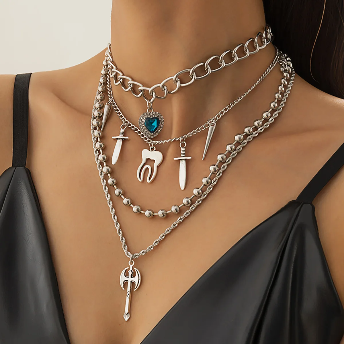 DP Hip-hop street fashion cool sword-shaped rivet men's necklace Punk style metal chain necklace with diamonds and gems, Gold, white k
DP Hip-hop street fashion cool sword-shaped rivet men's necklace Punk style metal chain necklace with diamonds and gems, Gold, white k