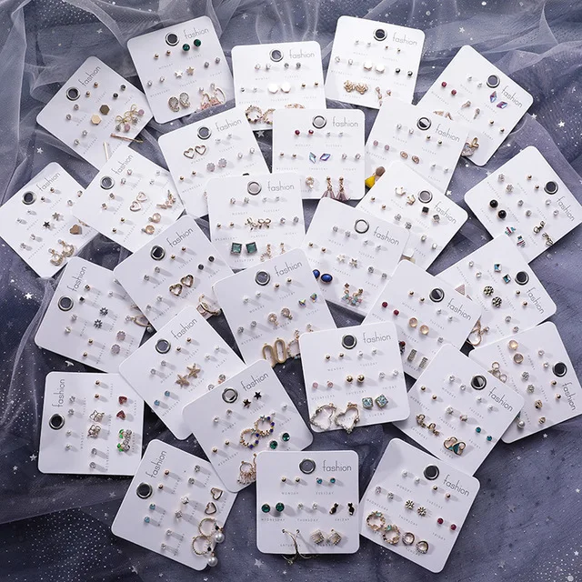 Mixed batches of elegant gold jewelry pearl earrings for lady Korean micro plated rhinestone pearl ear clip earring set, As picture
Mixed batches of elegant gold jewelry pearl earrings for lady Korean micro plated rhinestone pearl ear clip earring set, As picture