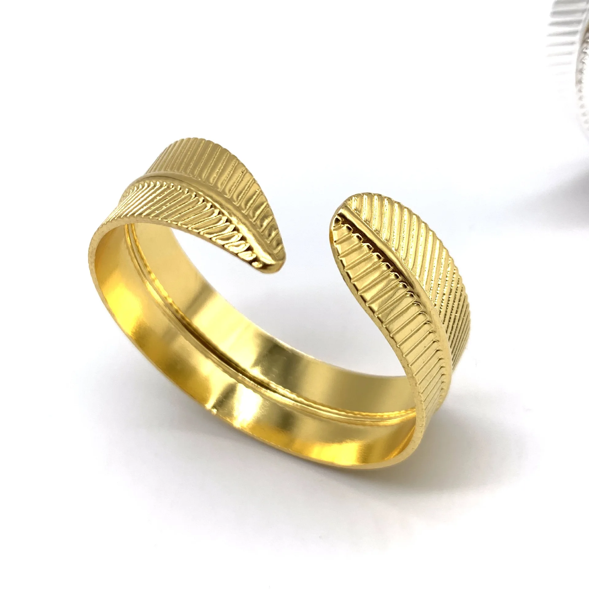 Gold Accessories Luxury Table Decoration Leaf Gold Silver Color Semi Circle Metal Party Wedding Leaf Gold Napkin Ring
Gold Accessories Luxury Table Decoration Leaf Gold Silver Color Semi Circle Metal Party Wedding Leaf Gold Napkin Ring