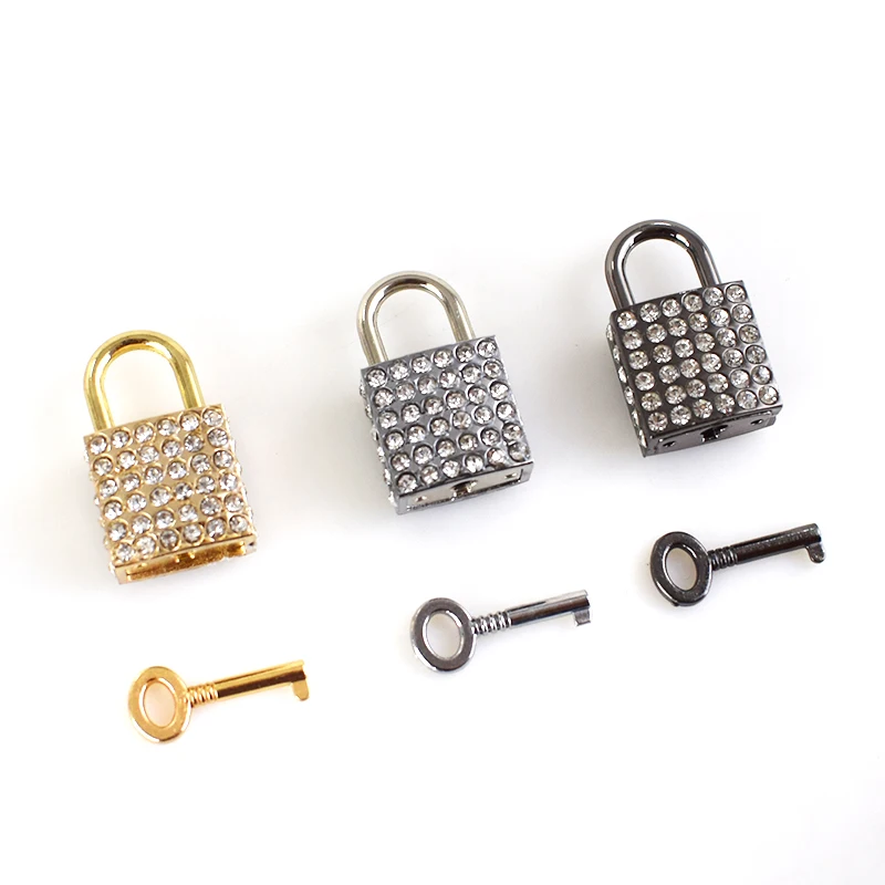 Deepeel BF006 36*21mm Bag Accessories Diamond-encrusted Square Lock Handbag Decorative Padlock
Deepeel BF006 36*21mm Bag Accessories Diamond-encrusted Square Lock Handbag Decorative Padlock