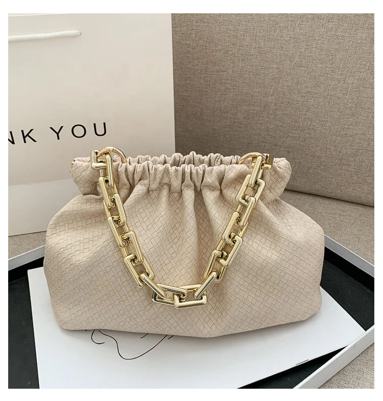 Online Wholesale 2021 Summer Lady Dumpling Bags Cross Strap Shoulder Thick Chain Girl China Handbags Women Chain Cloud Bag
Online Wholesale 2021 Summer Lady Dumpling Bags Cross Strap Shoulder Thick Chain Girl China Handbags Women Chain Cloud Bag