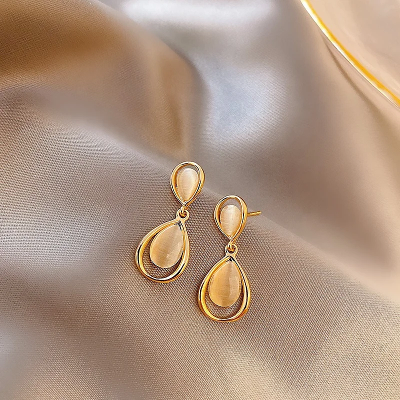 Wholesale Fashion Bohemian acrylic earrings Gold butterfly earrings Pearl earings for women 2021, Yellow
Wholesale Fashion Bohemian acrylic earrings Gold butterfly earrings Pearl earings for women 2021, Yellow