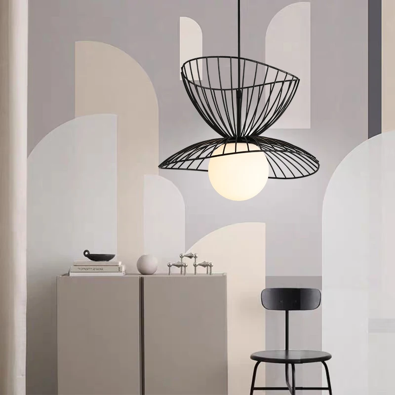 Simig lighting Nordic creative iron straw hat glass ball chandelier for dining room coffee shop milk tea store
Simig lighting Nordic creative iron straw hat glass ball chandelier for dining room coffee shop milk tea store