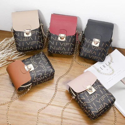 Classic contrast color printed shoulder bag 2021 Korean letter chain small square bag slung mini phone small change bag, Multi
Classic contrast color printed shoulder bag 2021 Korean letter chain small square bag slung mini phone small change bag, Multi