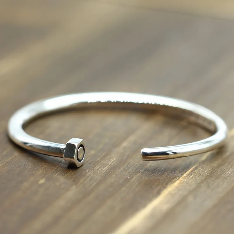 s925 sterling silver simple retro personalized rivet opening Handmade Bracelet
s925 sterling silver simple retro personalized rivet opening Handmade Bracelet