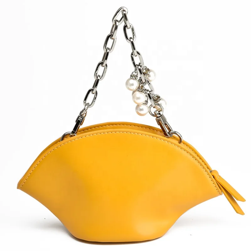2021 New Design Solid PU Ladies Travel Bag Cross Shoulder Girl Fashion Purse with Thick Chain Quality Handbags Woman Bags
2021 New Design Solid PU Ladies Travel Bag Cross Shoulder Girl Fashion Purse with Thick Chain Quality Handbags Woman Bags