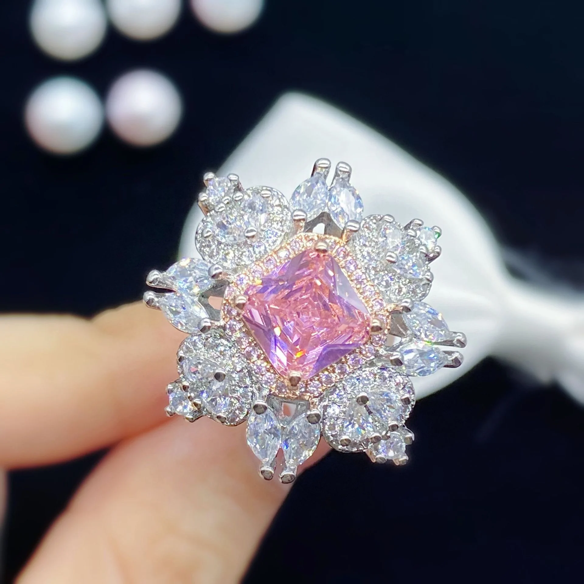 Fashion Pink Zircon High-end Ring Pink Color Full zircon Adjustable For Women Jewelry gift, Customized color
Fashion Pink Zircon High-end Ring Pink Color Full zircon Adjustable For Women Jewelry gift, Customized color