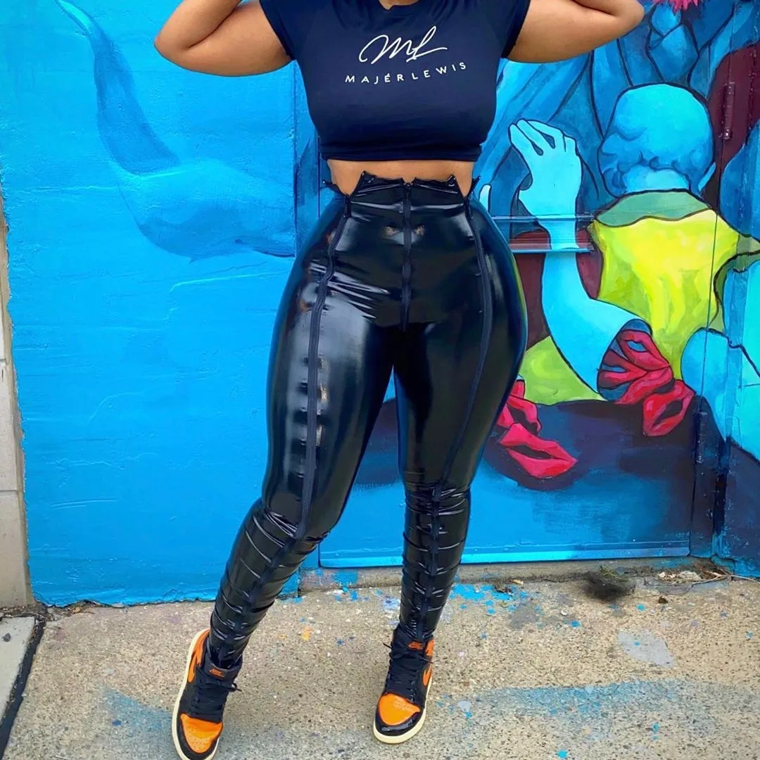 L4752 2021 Women's pants Sexy tight zipper pencil shorts PU leather pants, Black golden silver
L4752 2021 Women's pants Sexy tight zipper pencil shorts PU leather pants, Black golden silver