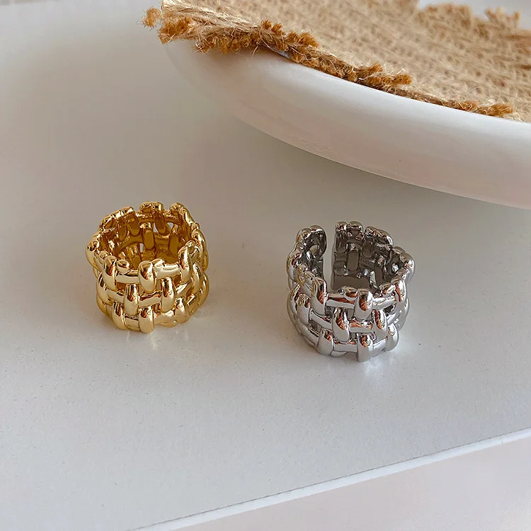 2020 New Fashion Geometric Woven Twist Open Rings Korean Classic Copper Alloy Female Jewelry Girlfriends Gift Accessories Ring, As picture
2020 New Fashion Geometric Woven Twist Open Rings Korean Classic Copper Alloy Female Jewelry Girlfriends Gift Accessories Ring, As picture
