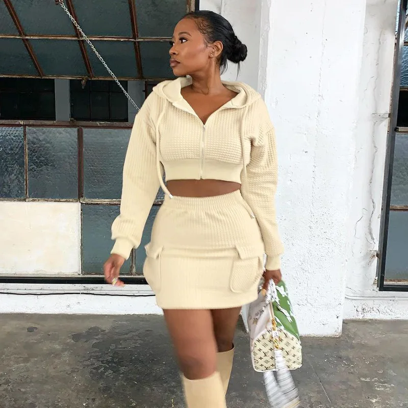 2021 new arrival Women pure color knitted thick fashion casual short two piece sets
2021 new arrival Women pure color knitted thick fashion casual short two piece sets
