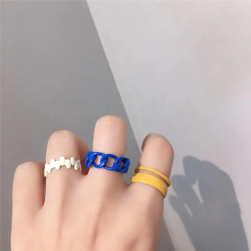 New Color Plating Chain Shape RING For Unisex Vintage Gothic Chunky Ring Antique Jewelry Accessory For Women, As pic shown
New Color Plating Chain Shape RING For Unisex Vintage Gothic Chunky Ring Antique Jewelry Accessory For Women, As pic shown