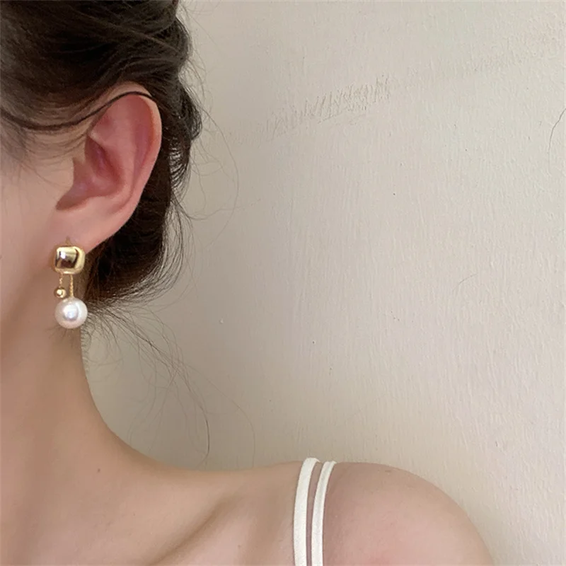 Aimgal jewelry copper plated 18K gold geometric square metal Pearl tassel earrings for women
Aimgal jewelry copper plated 18K gold geometric square metal Pearl tassel earrings for women