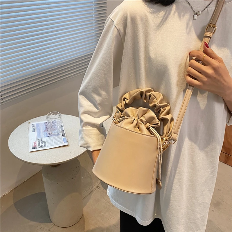 S1115 Shangxin single shoulder 2021 new trendy personality fold portable bucket spring and summer messenger
S1115 Shangxin single shoulder 2021 new trendy personality fold portable bucket spring and summer messenger