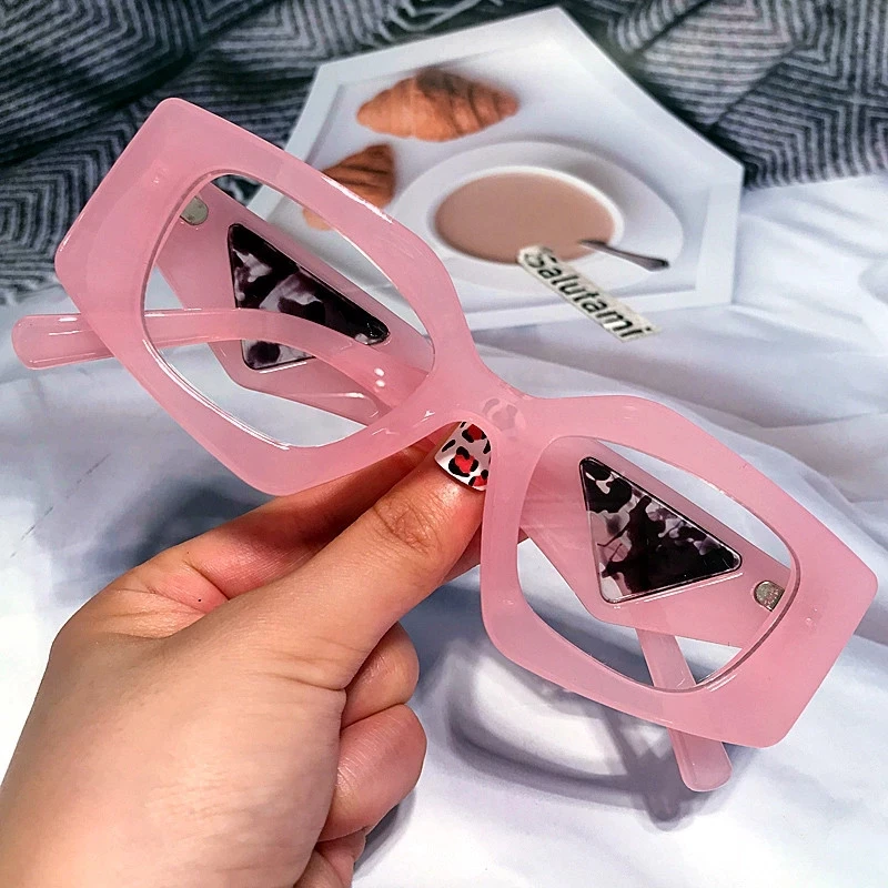 L526 personality cat eye sunglasses UV400 brand designer sun glasses hip hop sunglasses female 2022 ins hot
L526 personality cat eye sunglasses UV400 brand designer sun glasses hip hop sunglasses female 2022 ins hot